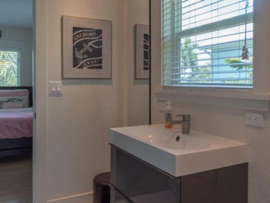 ANNA MARIA MONTHLY RENTAL ON A CANAL WITH POOL